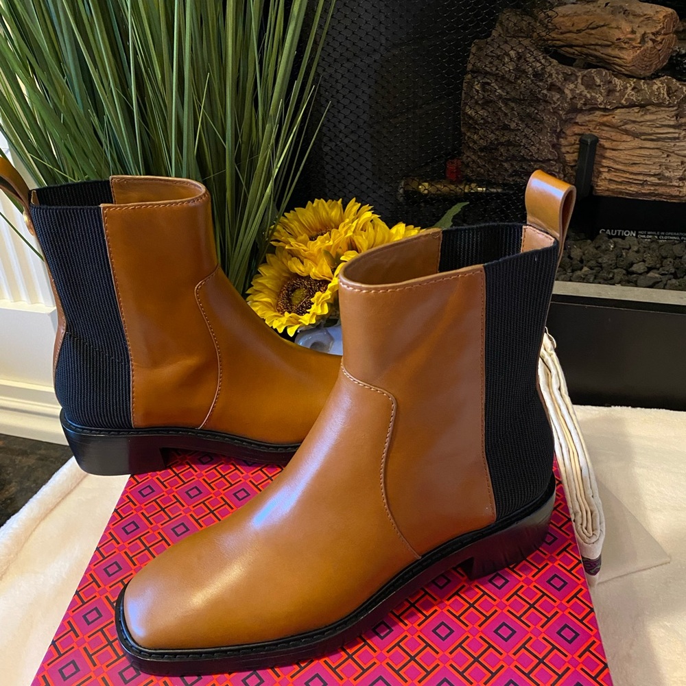 🎉NEW🎉TORY BURCH CHELSEA BOOT - Picture 7 of 8